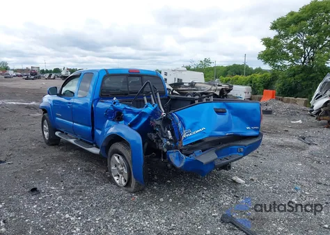 2005 Toyota Tacoma Base V6 z USA, uszkodzony, nr VIN 5TEUU42N55Z006079